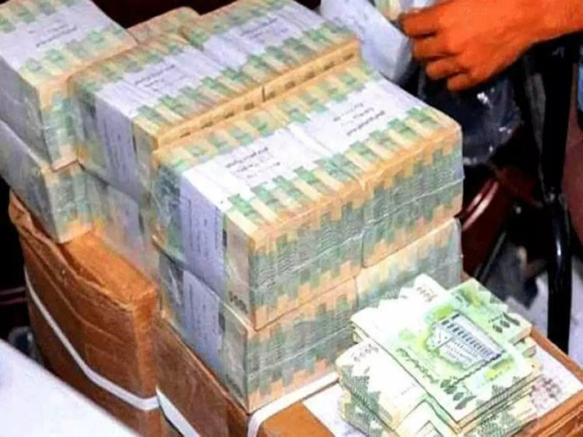 عاجل: انطلاق صرف رواتب يوليو أخيراً لموظفي الطرق في أبين ولحج - نهاية معاناة الآلاف!