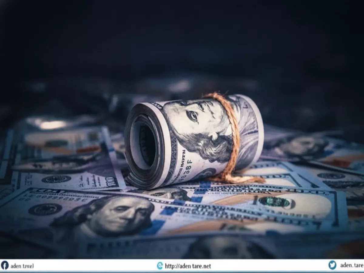 صادم: الدولار يقفز لـ 1632 في عدن مقابل 522 في صنعاء - الفجوة تدمر جيوب المواطنين!