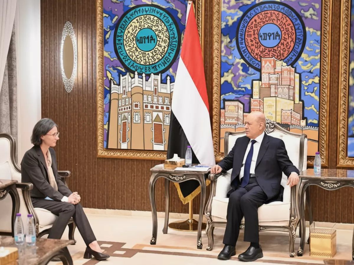 عاجل: العليمي يفجر مفاجأة للموظفين - الرواتب خلال أيام والسعودية تدعم الموازنة!