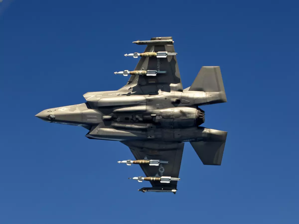 عاجل: ترامب يقرر صفقة الـ 100 مليار دولار.. إف35 تحلق في سماء السعودية قريباً!