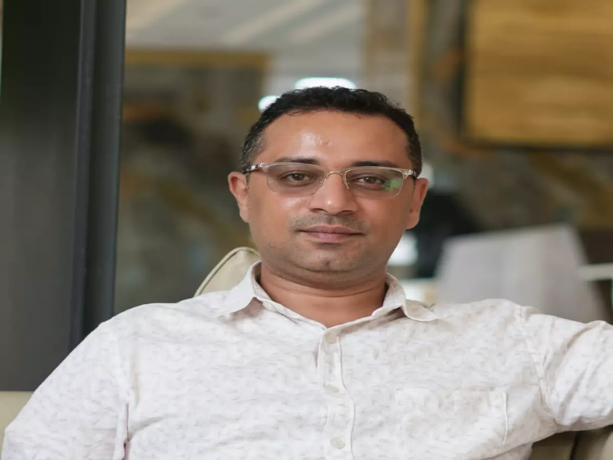 صادم: اعتقال ناشط للمرة الثالثة بسبب منشور فيسبوك فضح "المشروع العائلي" لطارق صالح!