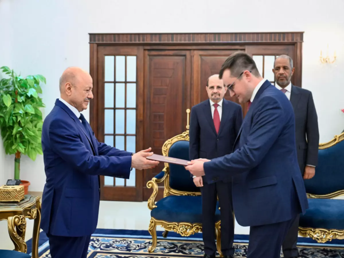 حصري: روسيا تكسر صمت 4 سنوات وترسل سفيراً لليمن... ما علاقة لقاء بوتين؟