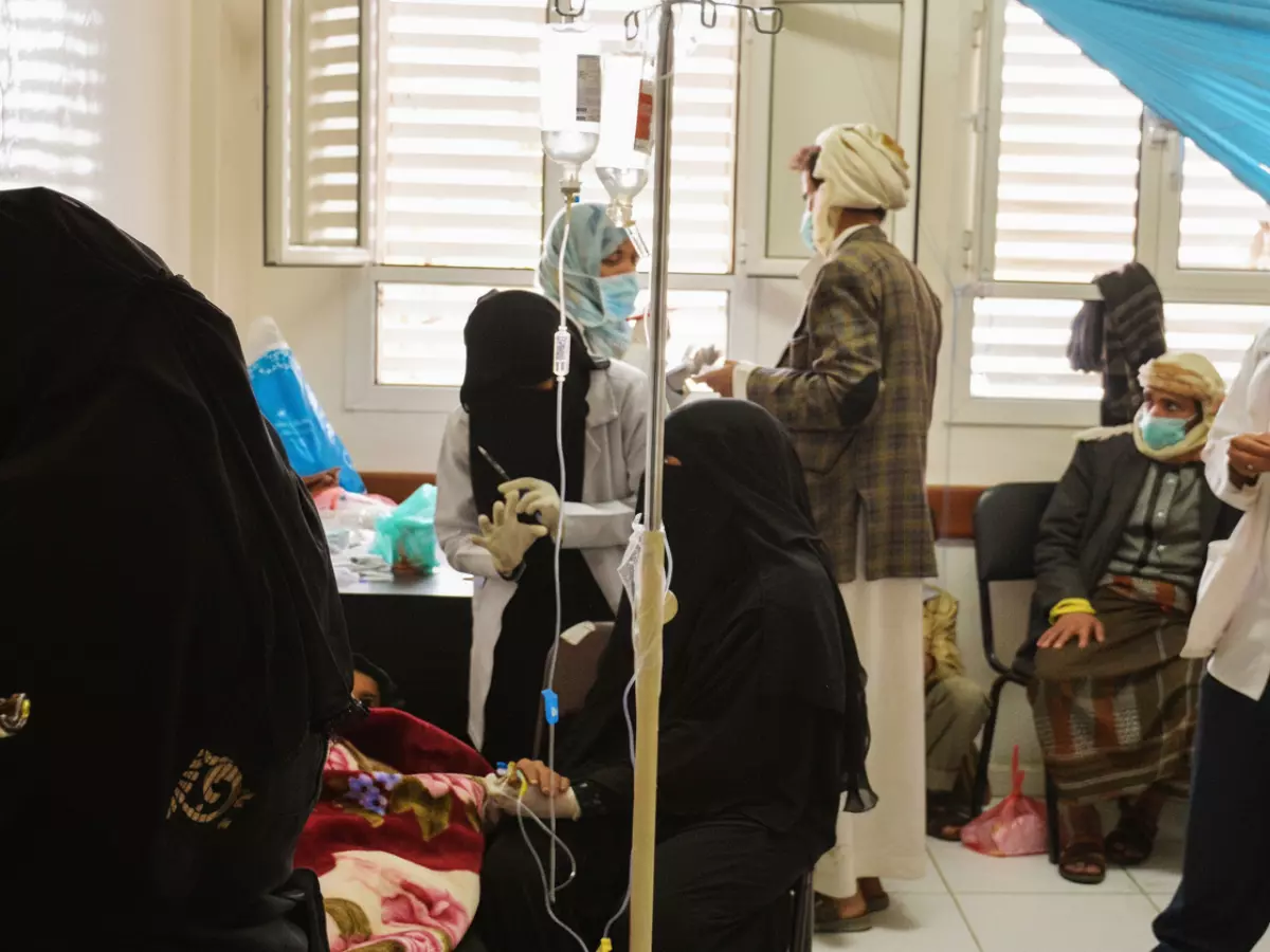 تعز وعدن تحت الحصار: 32% من السكان مصابون بالكوليرا وحمى الضنك تفتك!