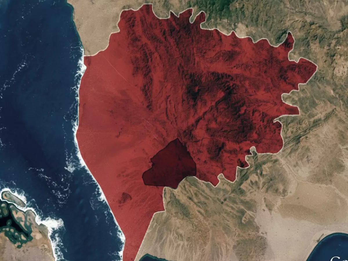 عاجل: مسلحون يسقطون طائرة طارق صالح ويشعلون الوازعية... لجنة الوساطة تسابق الزمن لمنع الكارثة!