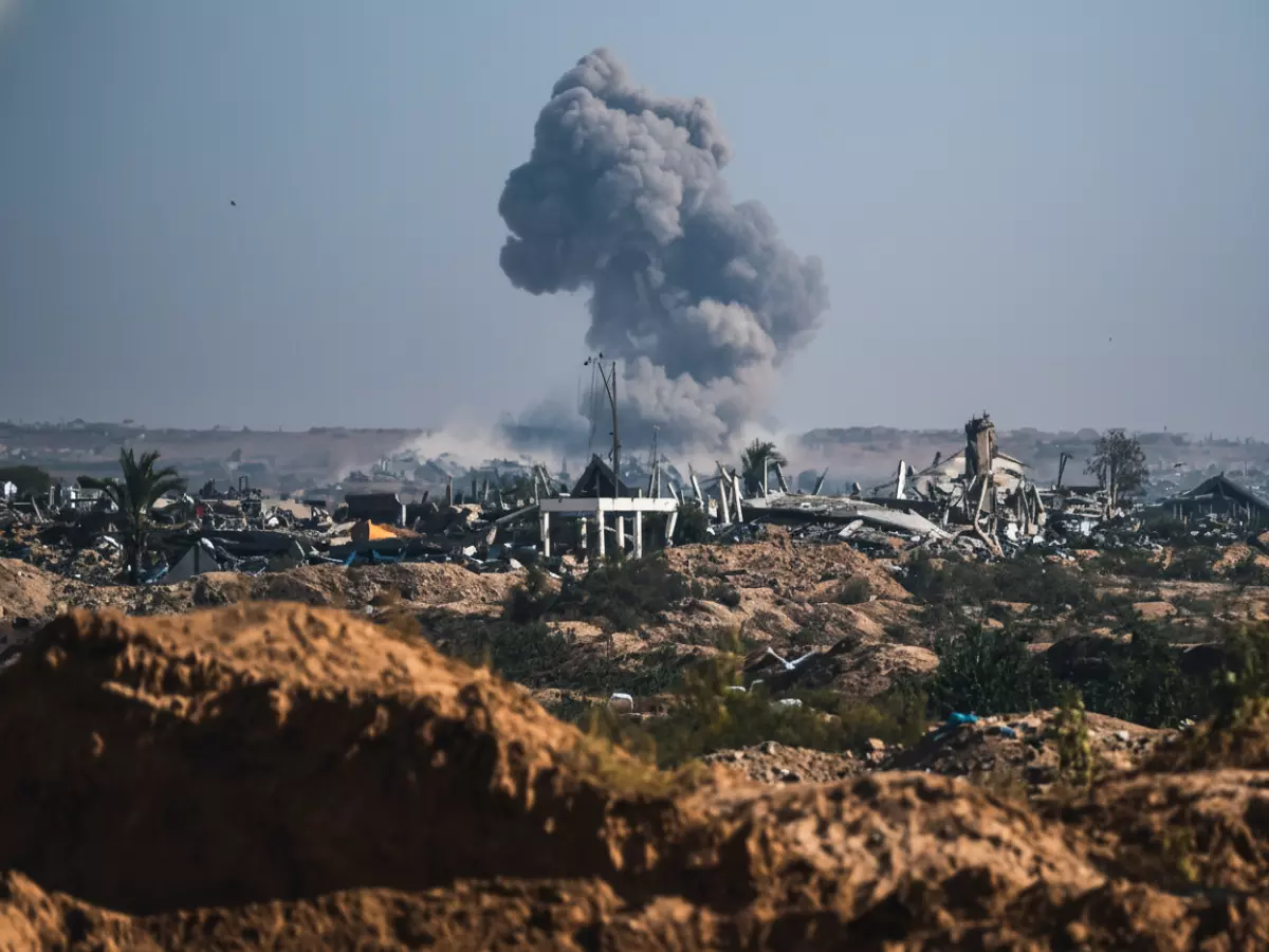 عاجل: قصف إسرائيلي وحشي يدمر شرق غزة… عمليات نسف متواصلة منذ ساعات!
