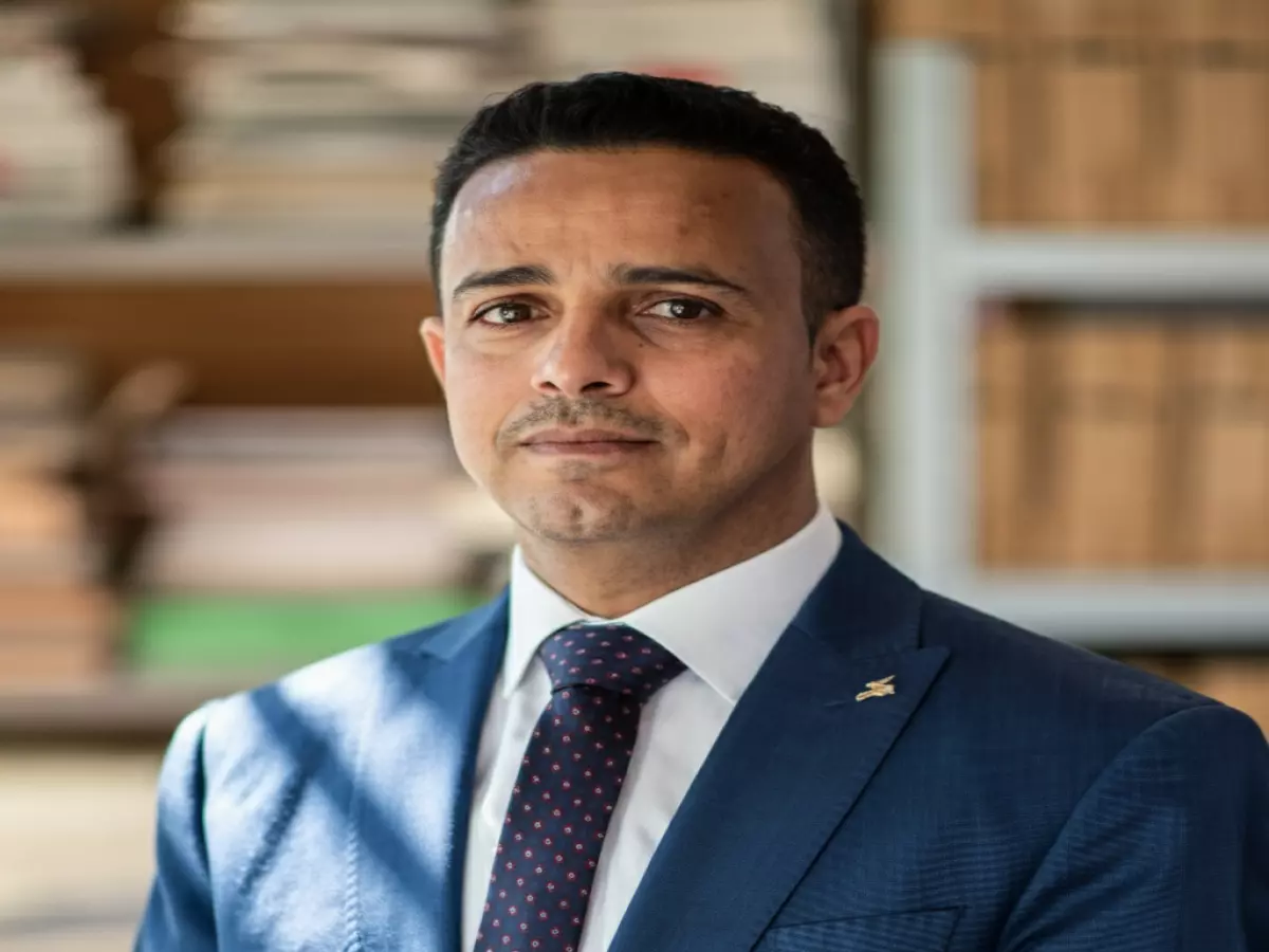 عاجل: حوثيون يحكمون بالإعدام على 17 بريئاً منهم بائع سمك ومريض نفسي - محاكمات صورية صادمة!