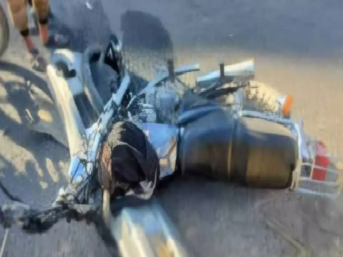 عاجل: حادث مروري فجيعي يحصد روحين شابتين ويترك ثالثاً بين الحياة والموت في إب