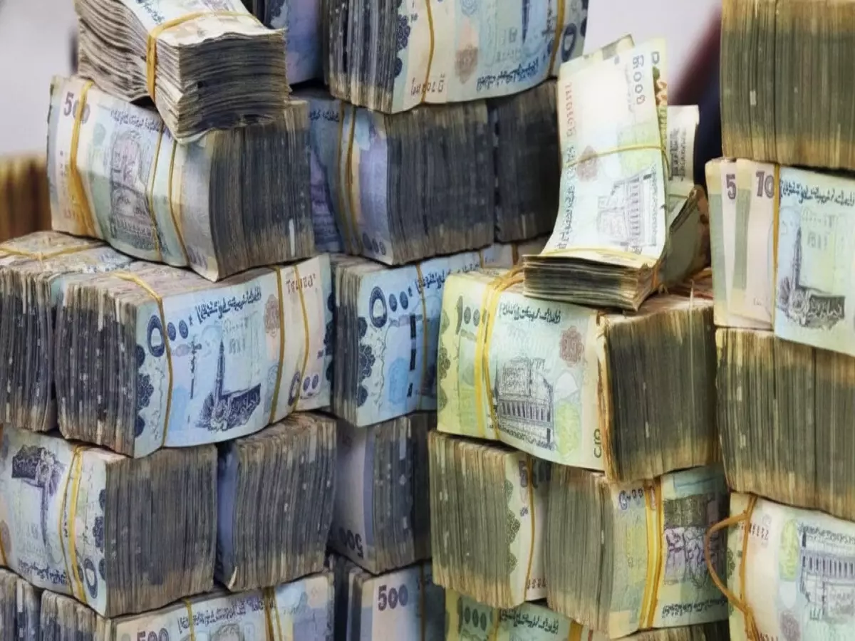 أخيراً: موظفو مطابع الكتاب المدرسي في عدن يستلمون مرتباتهم - تفاصيل مثيرة للاهتمام!