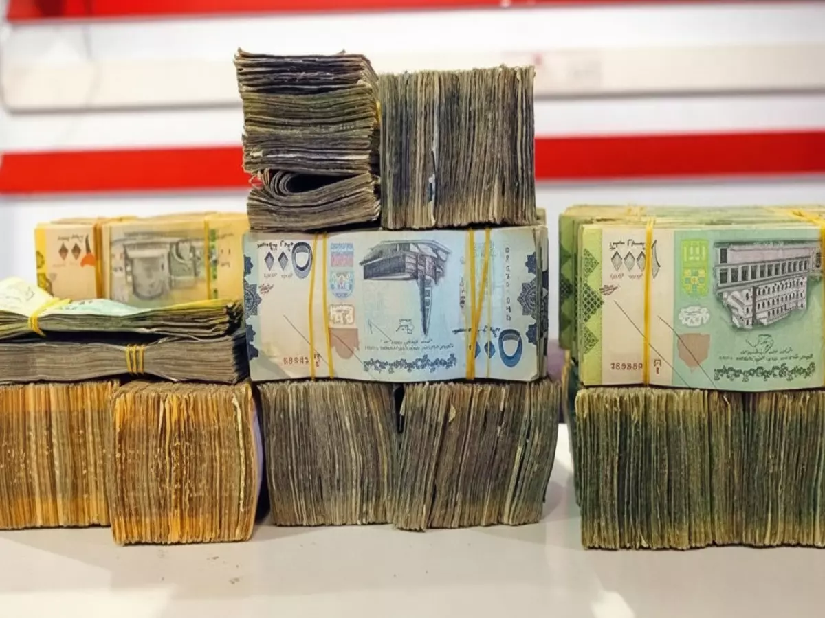 خريطة أسعار الصرف: لماذا الدولار 1629 في عدن و536 في صنعاء؟