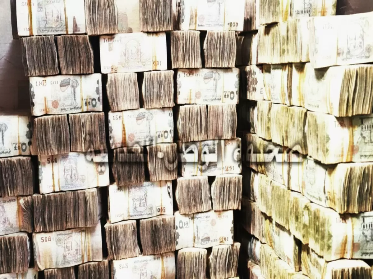 شاهد: أسعار الصرف اليوم تكشف مفاجأة كبيرة - الفرق بين صنعاء وعدن مذهل!