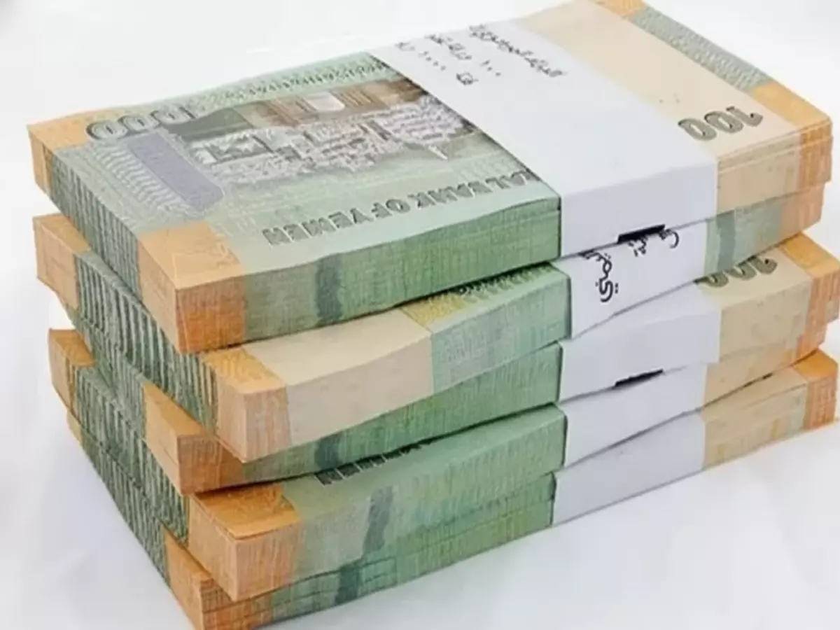 عاجل: كارثة الريال اليمني تتفاقم - فقد 650% من قيمته والراتب الحكومي لا يتجاوز 31 دولاراً!