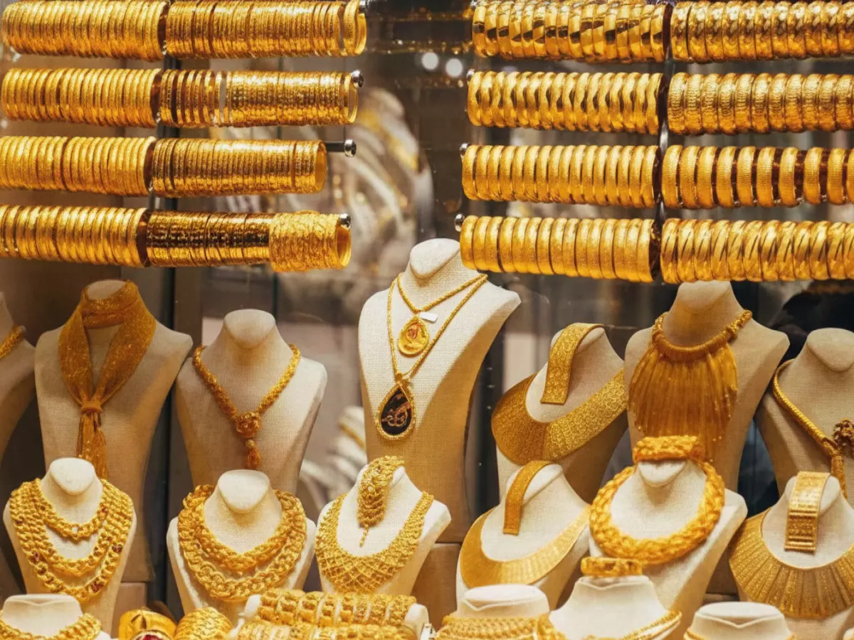 عاجل: أسعار الذهب في عدن تحقق استقراراً نادراً لأول مرة منذ شهور - عيار 21 يصل لـ200 ألف!