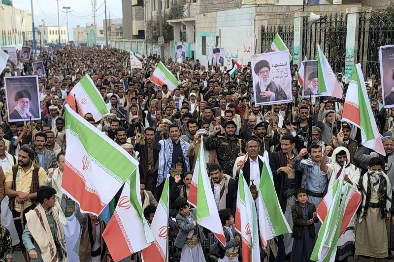 بعد مقتل "خامنئي".. هل يتدخل الحوثيون عسكرياً لمساندة إيران ؟