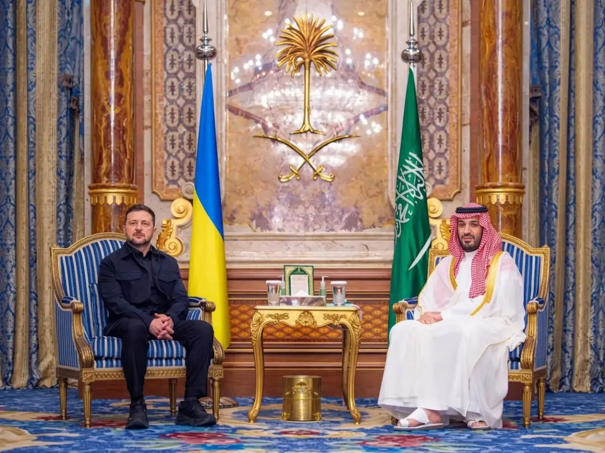 عاجل: ولي العهد السعودي يستقبل رئيس أوكرانيا سراً - هل تجري مفاوضات تاريخية لإنهاء أزمات المنطقة؟