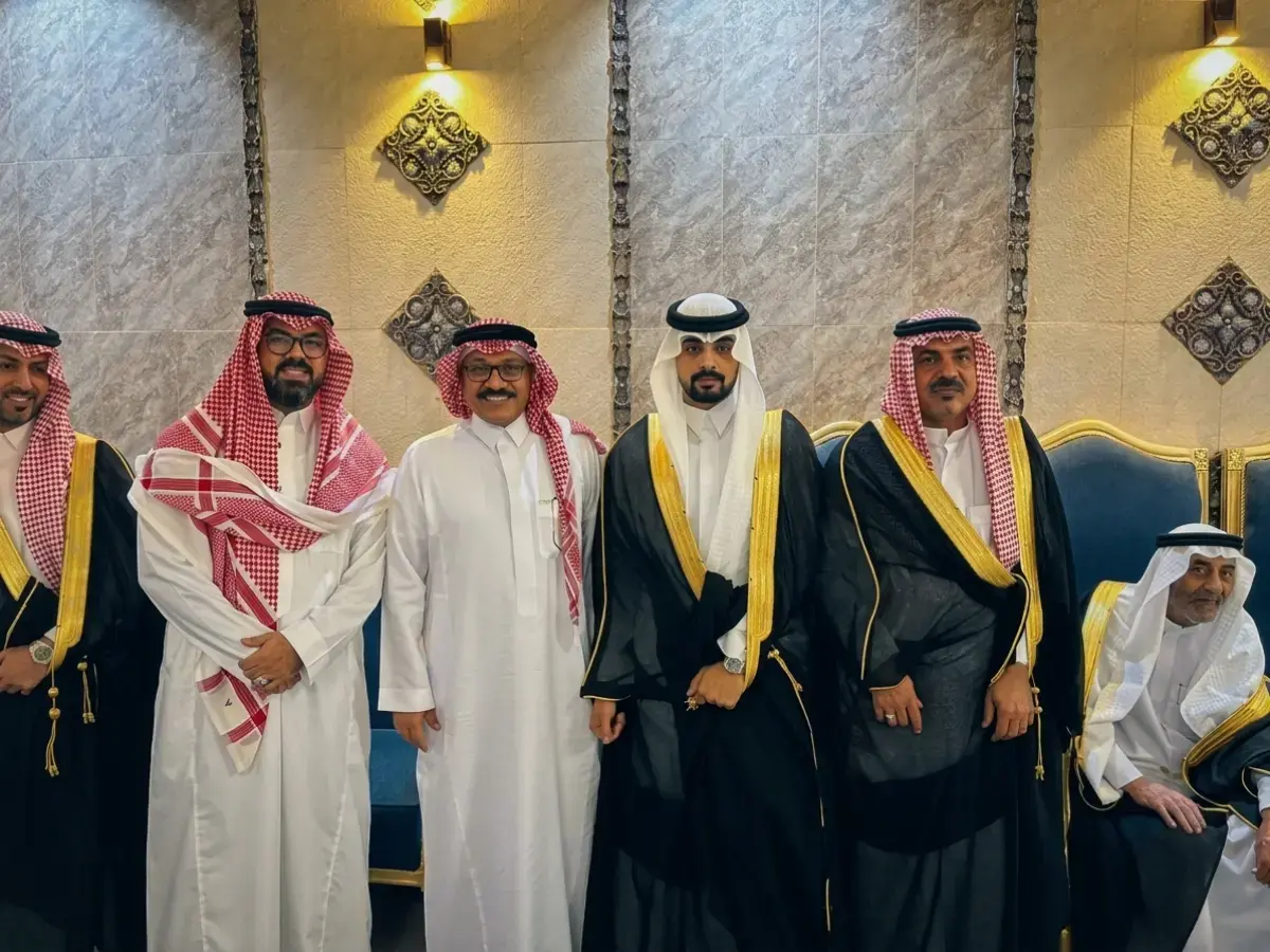 الحقيقة الكاملة: هنا صور حفل زفاف ابن أشرف الضويمر - المشايخ والعائلات في ضباء يشهدون لحظة تاريخية!