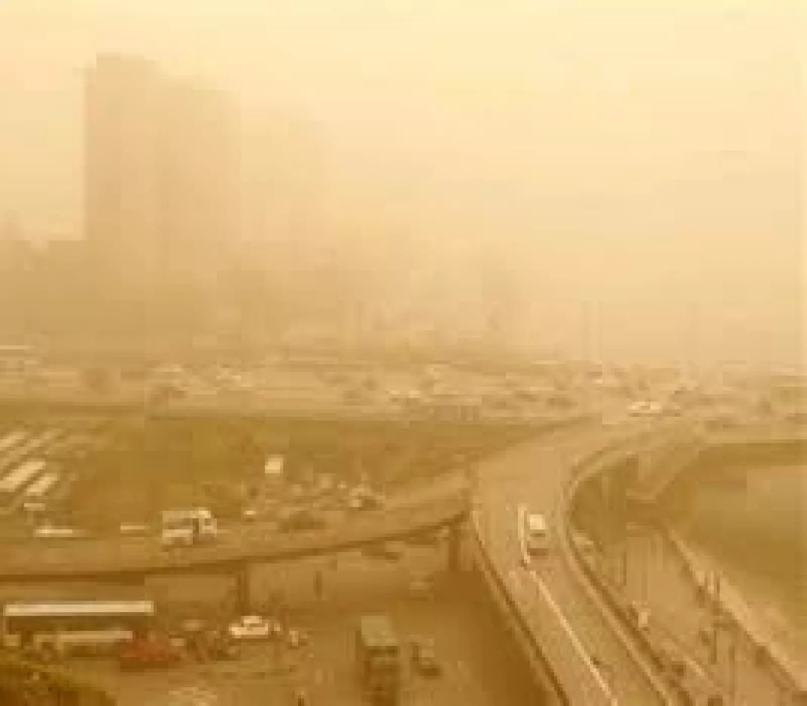 تقلبات مناخية حادة تضرب المملكة مع قدوم منخفض خماسيني