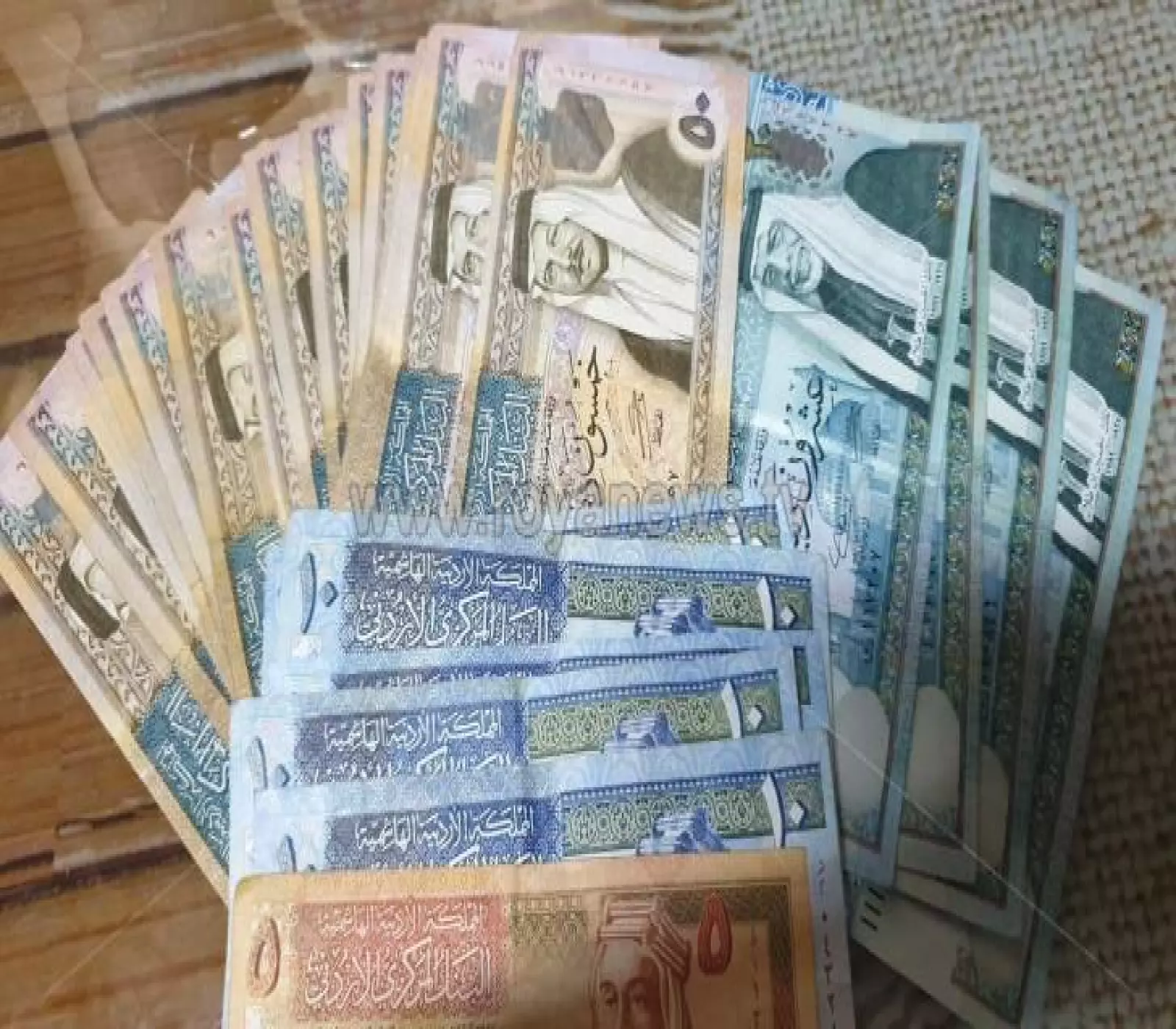 الأردنيون على موعد مع الفرح... زيادة استثنائية في الدخل تنتظرهم (تفاصيل)