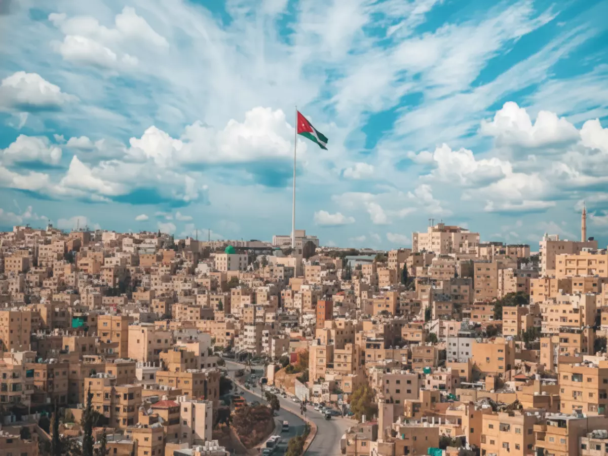 الأردن اليوم: طقس متقلب ودرجات حرارة "مجنونة" تتراوح من 5 إلى 24 درجة!