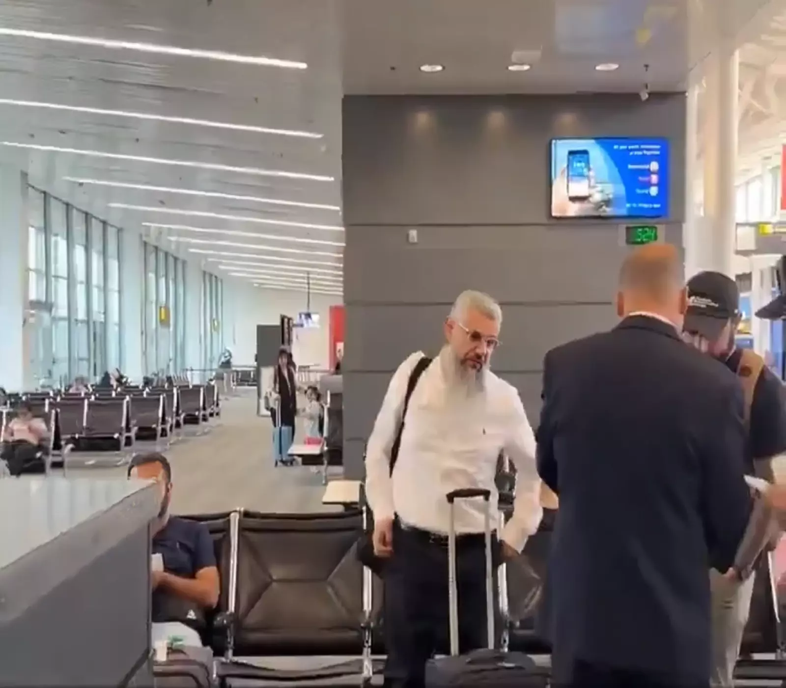 حميدان التركي في طريقه إلى أرض الوطن