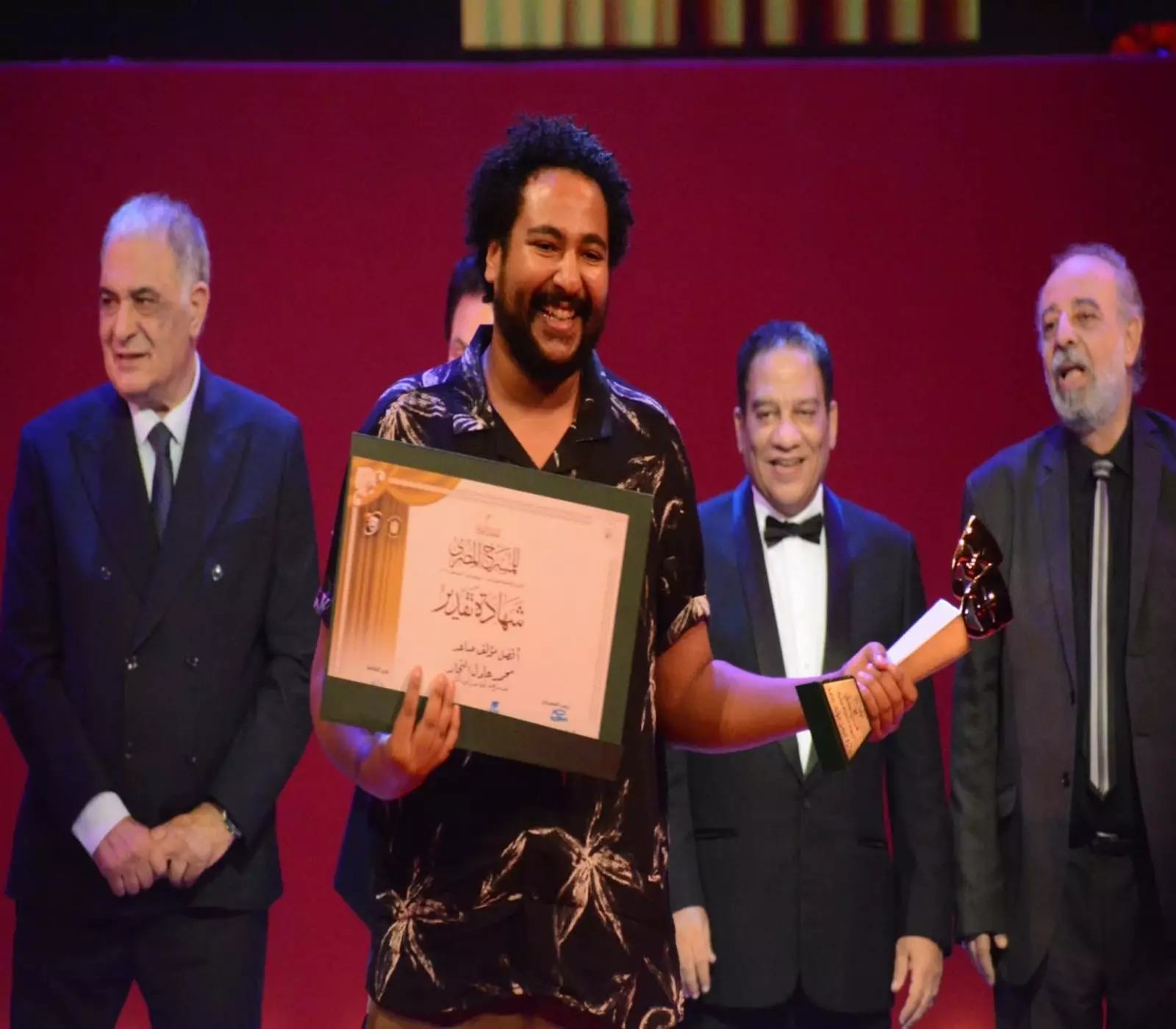 محمد عادل النجار المتوَّج بجائزة «أفضل دراما تورج» عن «جرارين السواقي»... (إدارة المهرجان)
