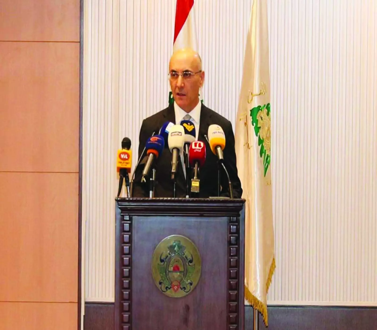 أحمد الحجار يتحدث خلال المؤتمر الصحافي في بيروت (وزارة الداخلية اللبنانية)