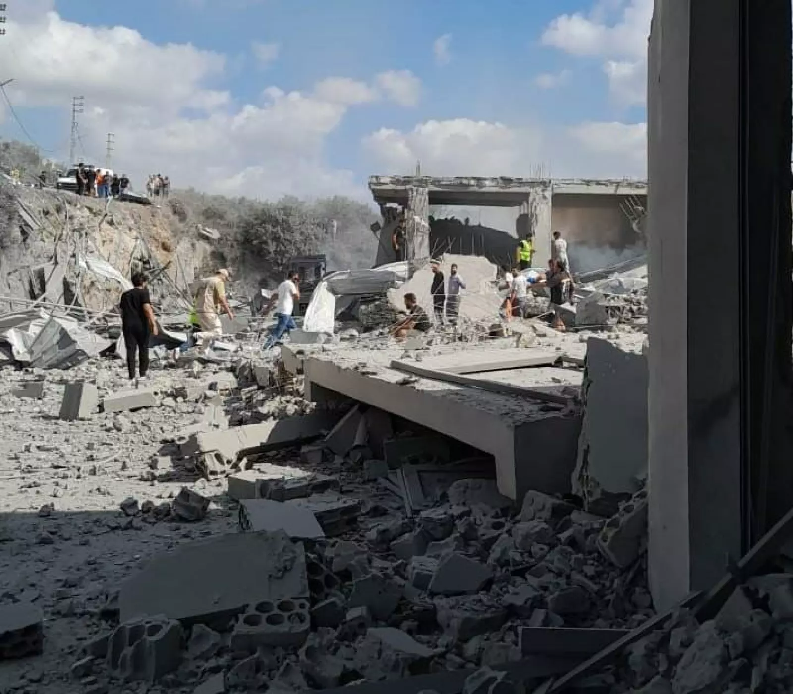 المركبة المستهدفة بغارة إسرائيلية والتي أسفرت عن استشهاد شخص في بلدة ياطر جنوبي لبنان