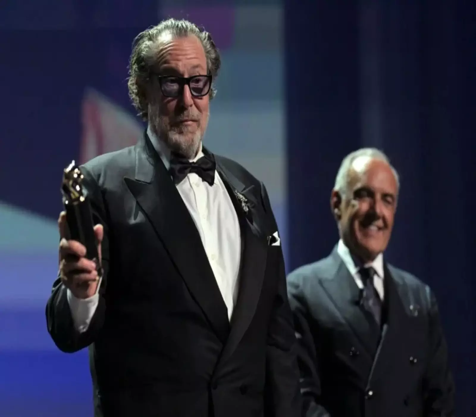 جوليان شنابل Julian Schnabel، من مهرجان فينيسيا السينمائي 2025. مصدر الصورة: Tiziana FABI / AFP