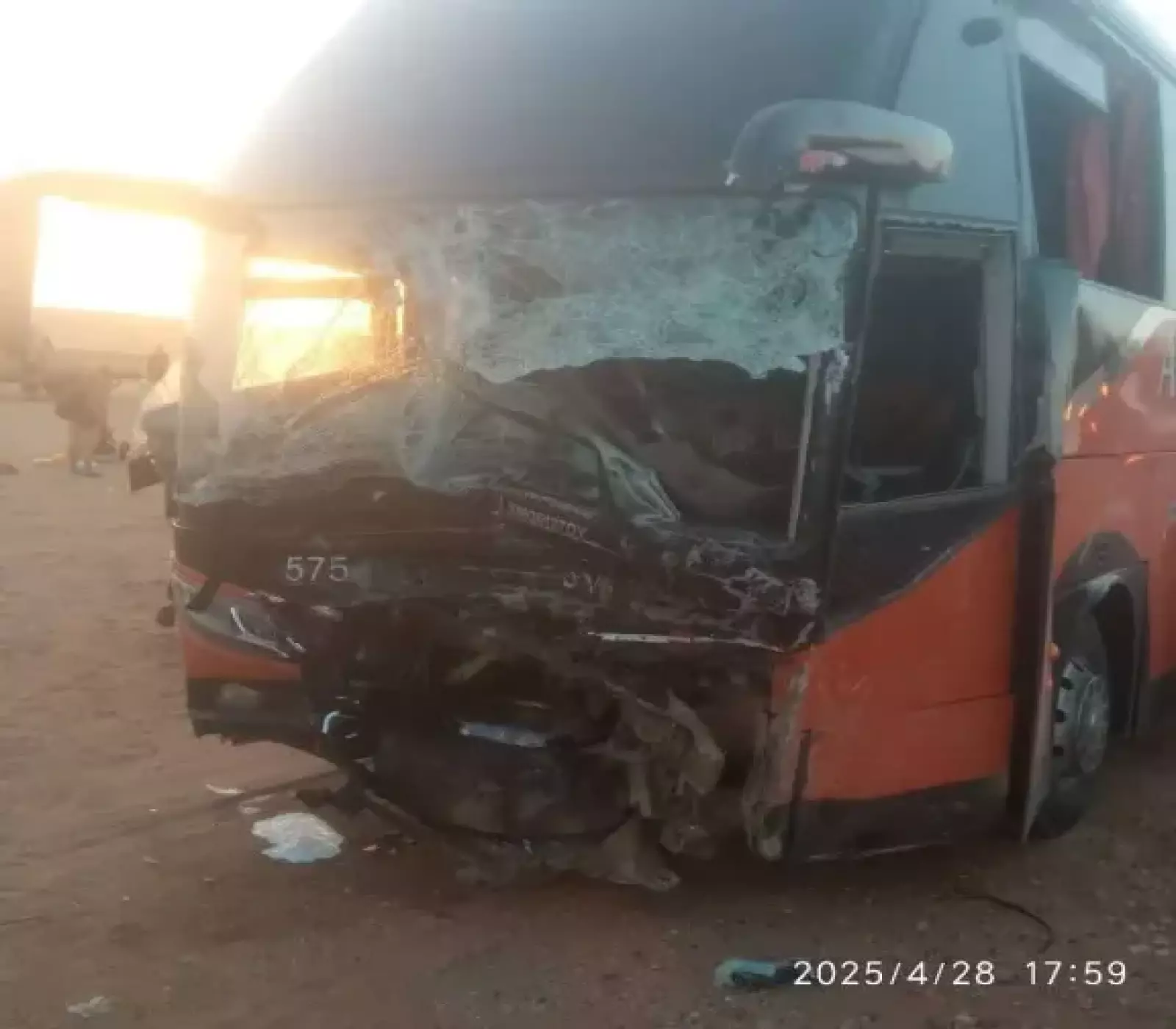 وفيات واصابات خطيرة في حادث مروري مروع على طريق (العبر) ومناشدات عاجلة من المواطنين للسلطات !