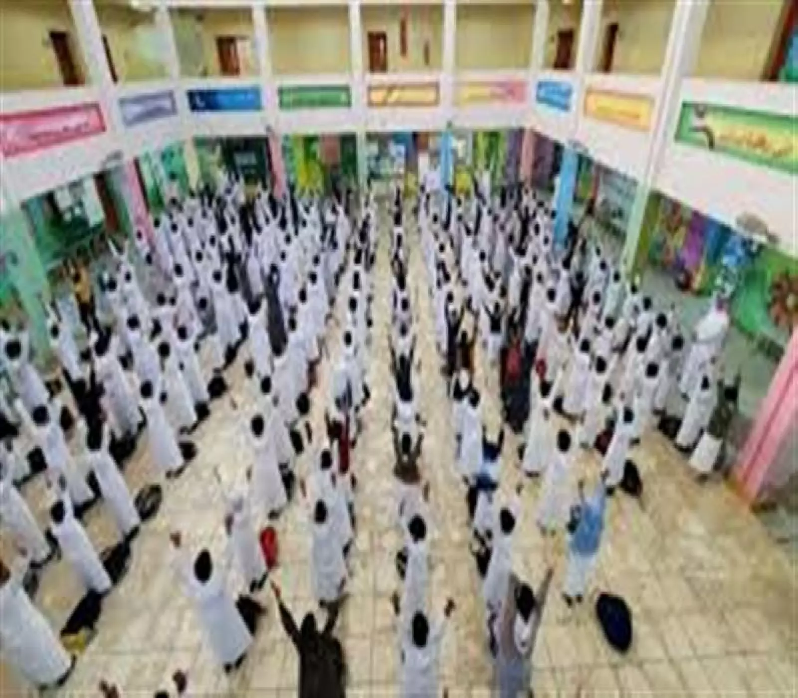 حصري: الرقم السري وراء 374 ألف طالب يمني في السعودية - استثمار خفي بـ5.6 مليار ريال يبني مستقبل أمة!