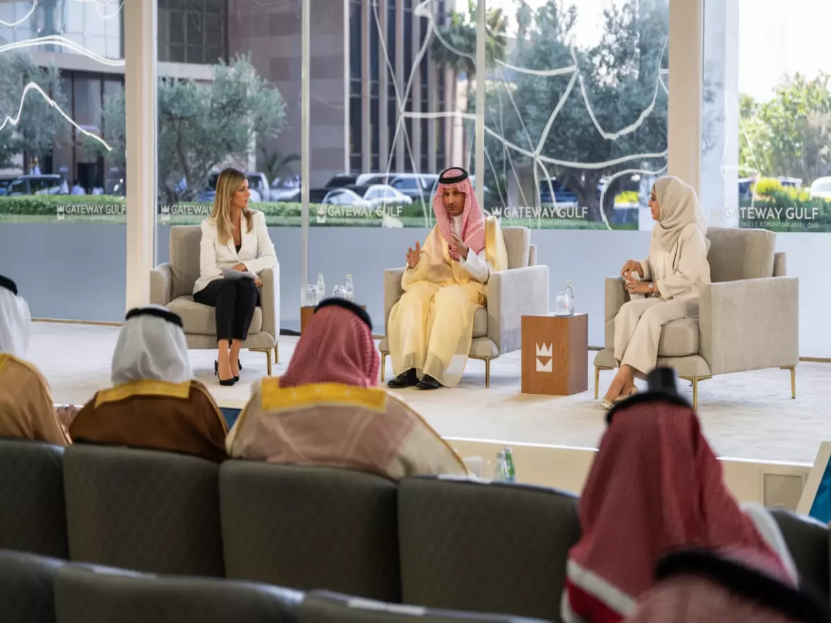 عاجل: الخليج يتفوق على أوروبا ويكشف عن خطة الـ 300 مليار دولار... التأشيرة الموحدة 2026!