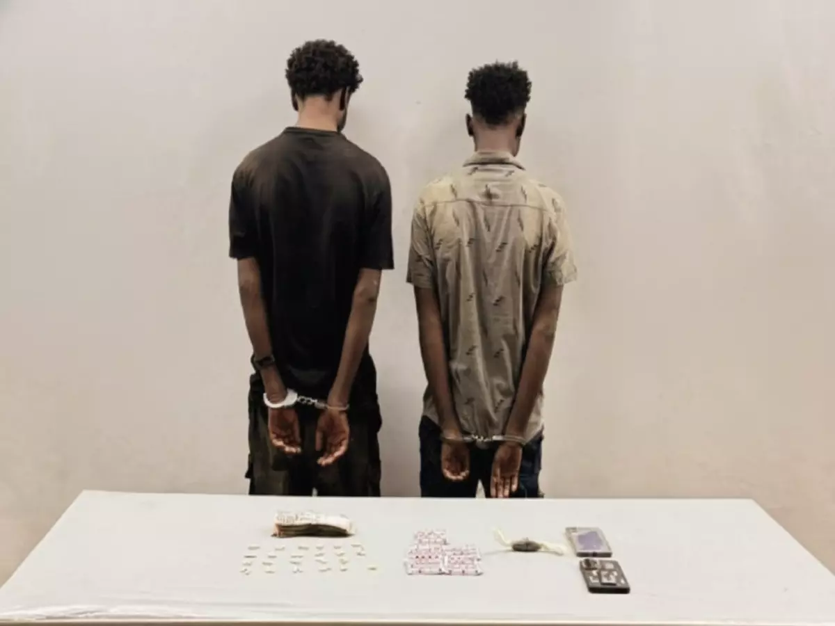 عاجل: شرطة جدة تكشف تفاصيل صادمة لجريمة قتل مروعة… مخالفان يقتلان مقيماً هندياً بسبب المخدرات!