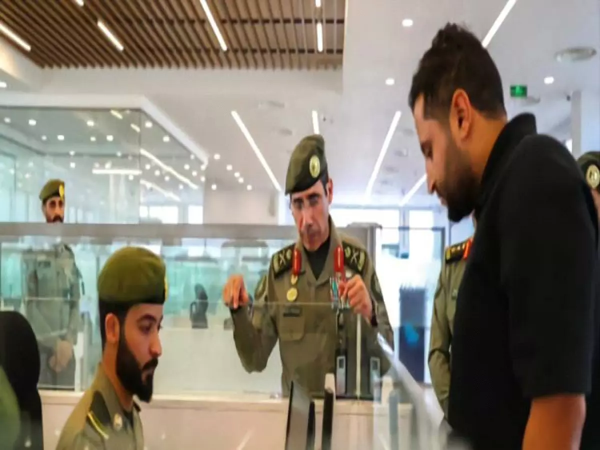 مفاجأة سارة من الجوازات السعودية.. قرار تاريخي بشأن تحويل الزيارة إلى إقامة نظامية يُدخل البهجة على آلاف العائلات!