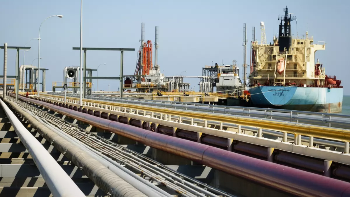 Oil Collapses, Europe Gas Soars: Market Divide