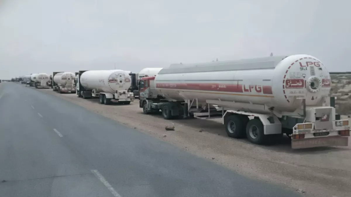 Marib Sends 461 Gas Trailers to Aden: Crisis Relief?