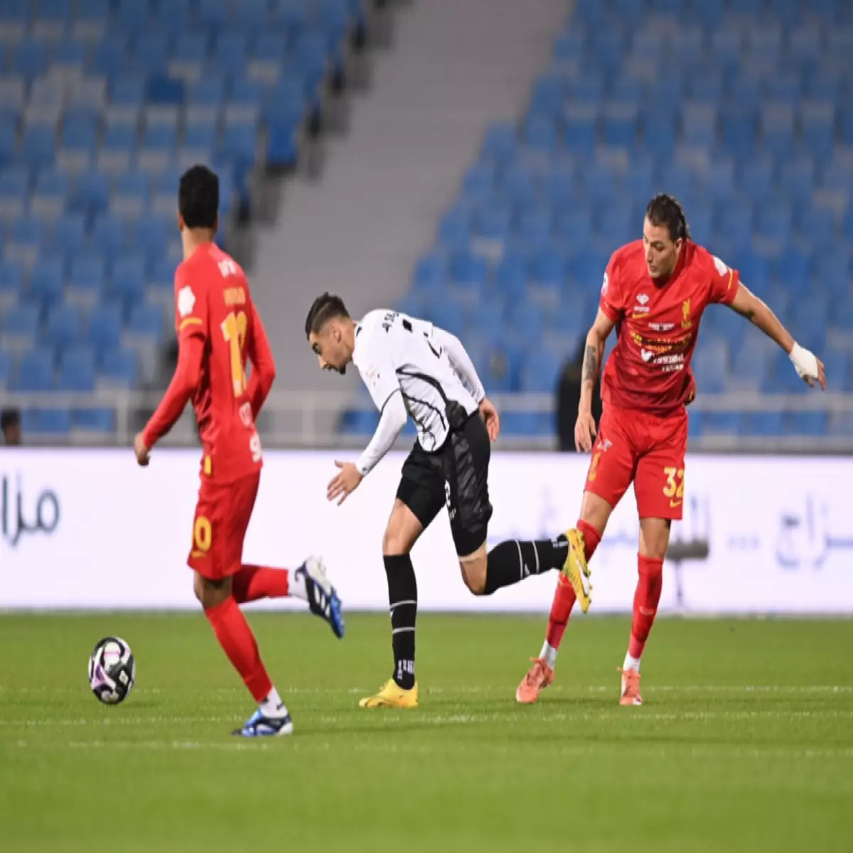 عاجل: القادسية يسحق الشباب بثلاثية مثيرة ويقفز للمركز الخامس في دوري روشن!