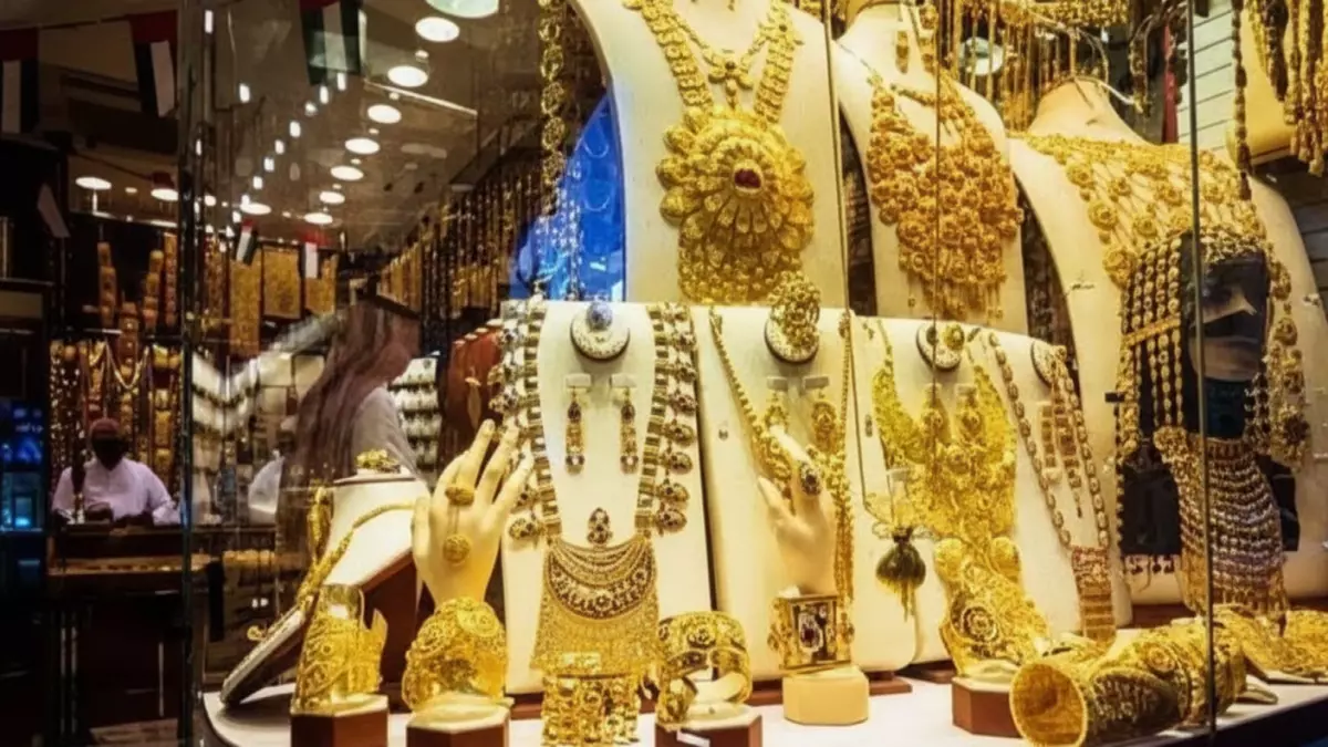 عاجل: الذهب عيار 21 يقفز إلى 6760 جنيهاً اليوم… هل تنهار الأسعار قريباً مع قرارات الفائدة الأمريكية الصادمة؟