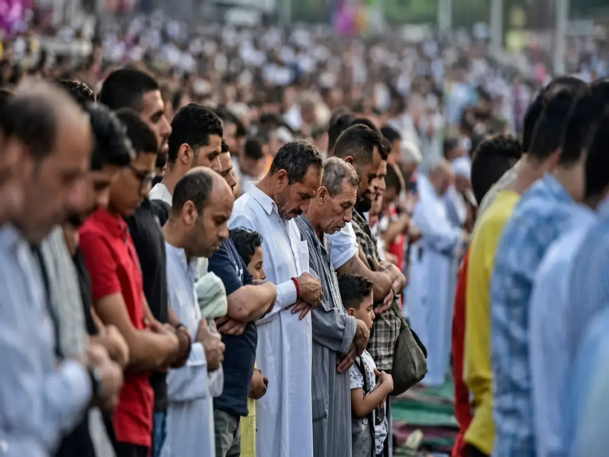 عاجل و رسمي: تفاصيل صادمة لصلاة عيد الأضحى 2026 في مصر… موعد القاهرة 6:21 والعدد الهائل للساحات يثير التساؤلات!
