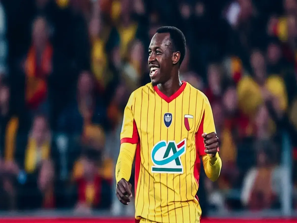 عاجل: سرقة في أمستردام تُحبط عرس لاعب المنتخب السعودي - سعود عبدالحميد يفقد جواز سفره ويتعطل عن كأس العالم 2026!
