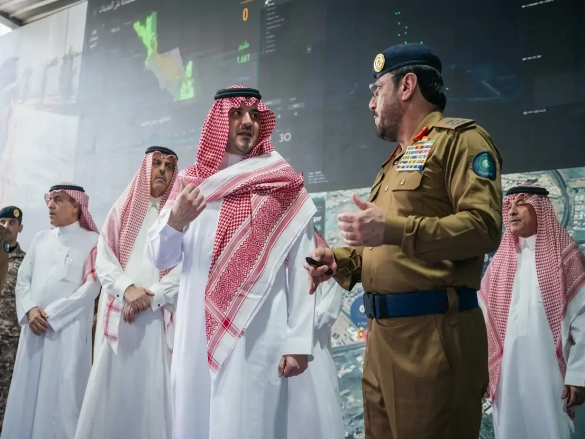 مشعر منى يتحول إلى قاعدة ذكية للسلامة: وزير الداخلية يعلن عن ثورة في التجهيزات الأمنية للحج