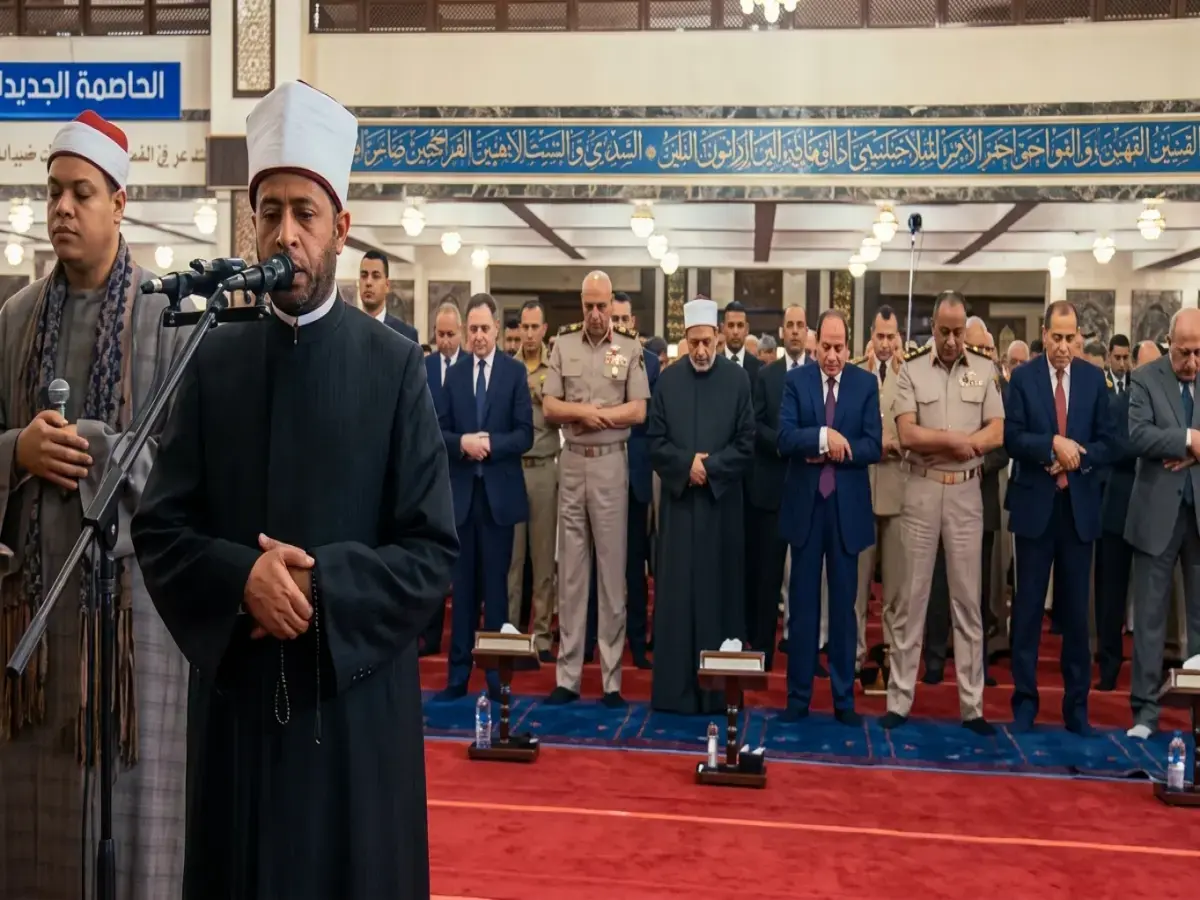 عاجل: السيسي ومسؤولون يصلون إلى العاصمة الجديدة لأداء صلاة العيد المبارك والخطيب يكشف نص التكبيرات