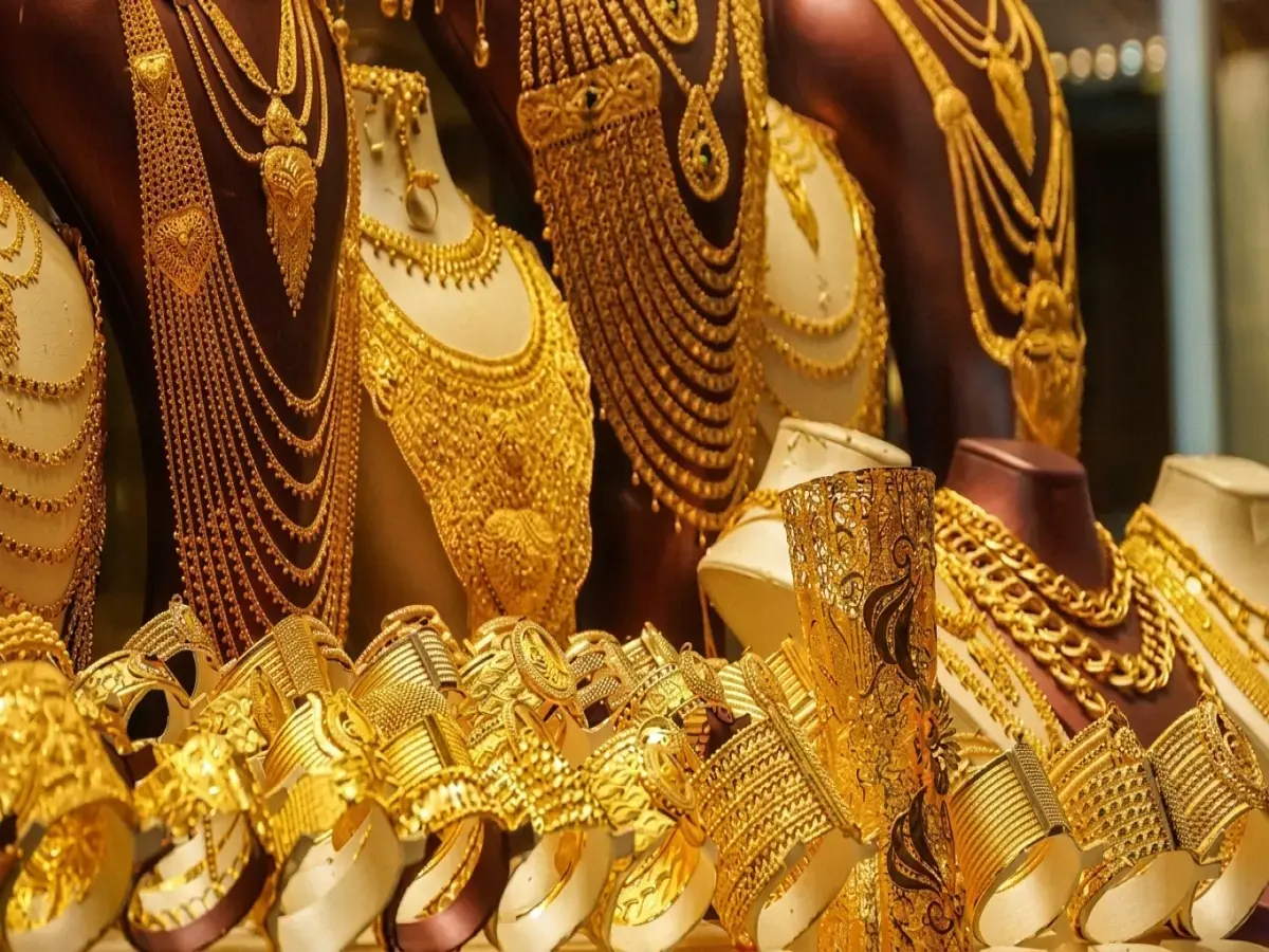 عاجل: هبوط الذهب 40 جنيه.. هل يستمر الانهيار؟ أسعار اليوم في مصر تُنبئ بالخطر