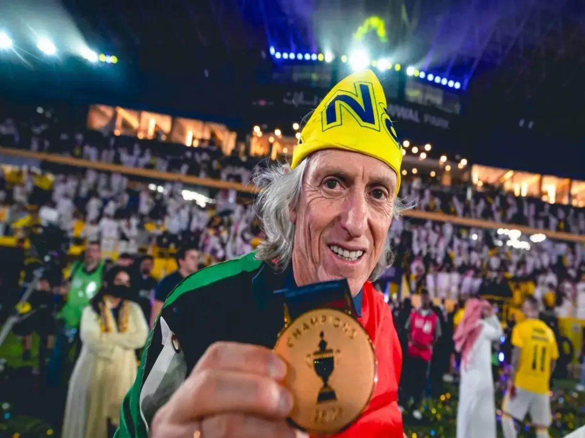 عاجل: 8 صقور تحت القيادة! كيف سيستغل دونيس خبرته بهم للفوز في كأس العالم؟ 🏆