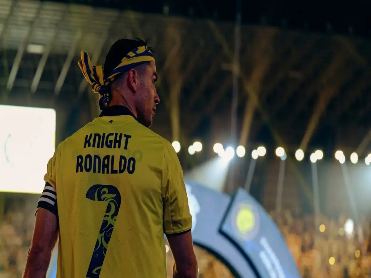 حصري: كريستيانو رونالدو يركع وسجد مع النصر لأول مرة… صور الصلاة التي أجهشت اللاعبين بالبكاء قبل تتويج الدوري!
