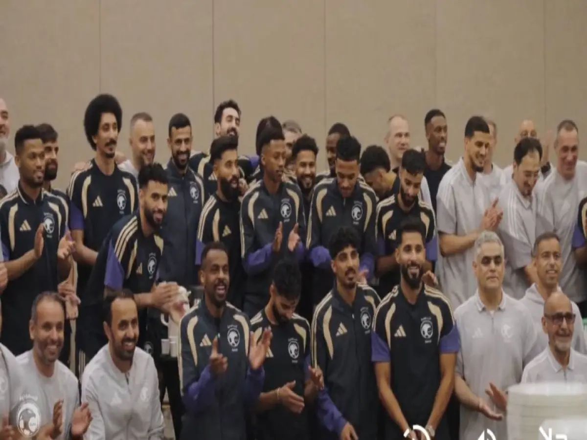 عاجل: الاتحاد يقدم عرضاً خيالياً لضم صلاح رسمياً… هل يغادر ليفربول خلال أيام؟