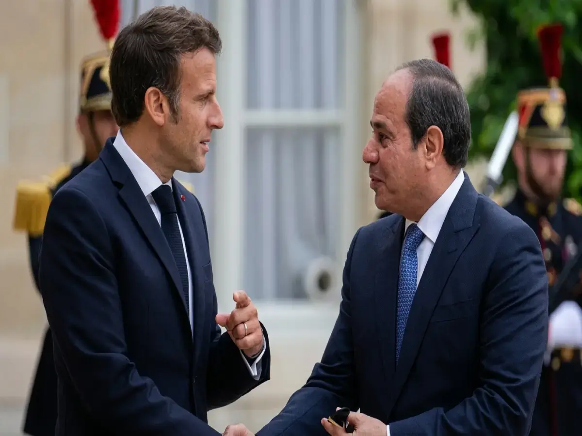 أول مرة.. ماكرون يثمن جهود السيسي شخصياً لاستعادة الأمن والاستقرار في الشرق الأوسط خلال اتصال هاتفي عاجل!