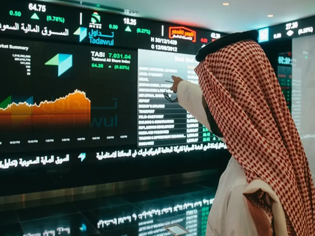 صادم: مؤشر السعودية يهوي تحت 11 ألف نقطة… فضيحة الشركات الـ151 التي تسببت في الانهيار!
