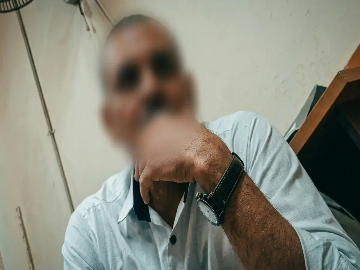 فيديو فضحه: مصر.. حبس مدير التعليم الإعدادي 4 أيام بعد ابتزاز ولية أمر طالبة بتعديل درجات ابنتها!