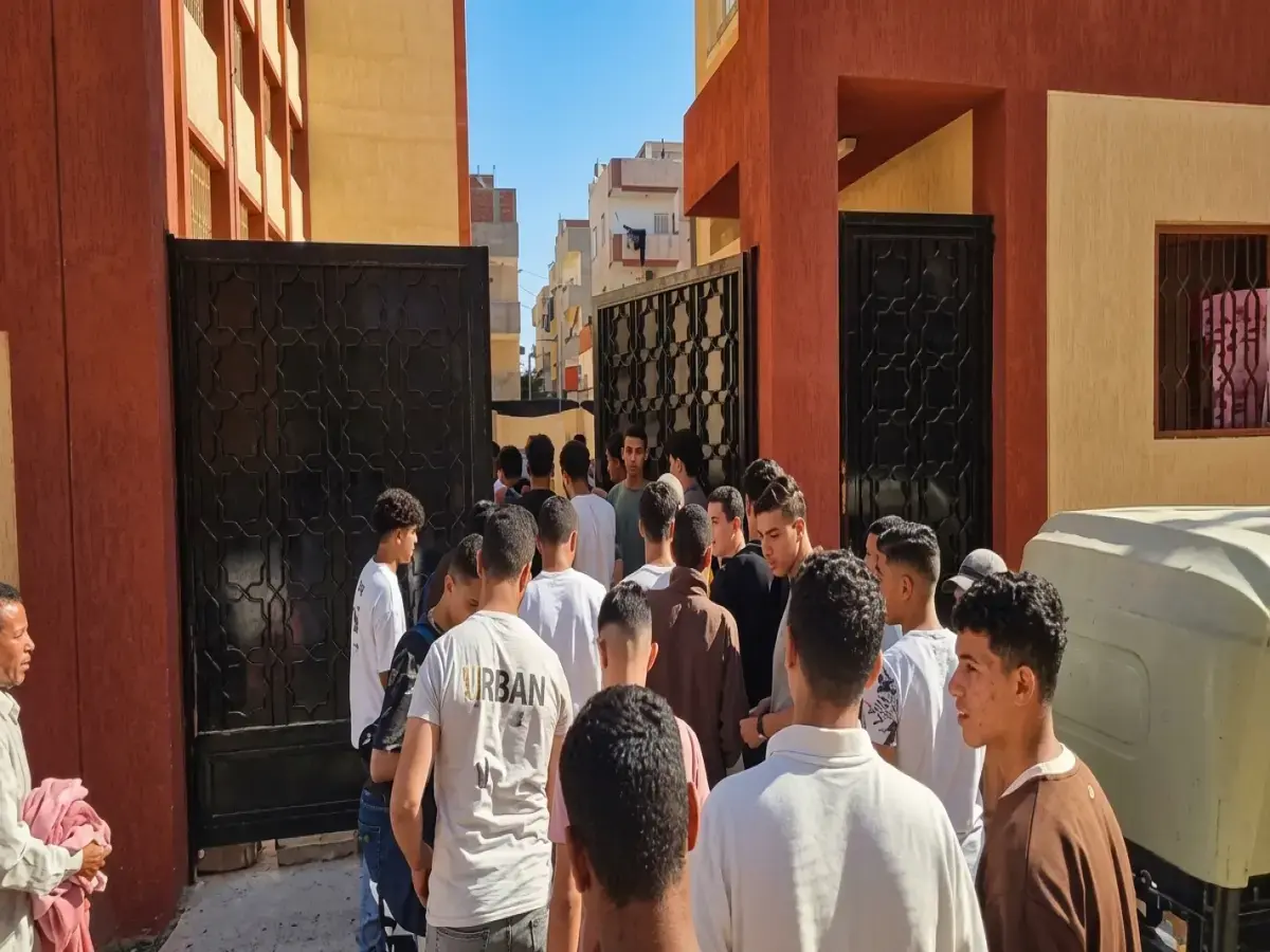 عاجل: صدمة امتحان العربي للثالث الإعدادي… سؤال "جمع إنسان" يربك 2 مليون طالب ويجعل الأهالي في حالة هستيريا!