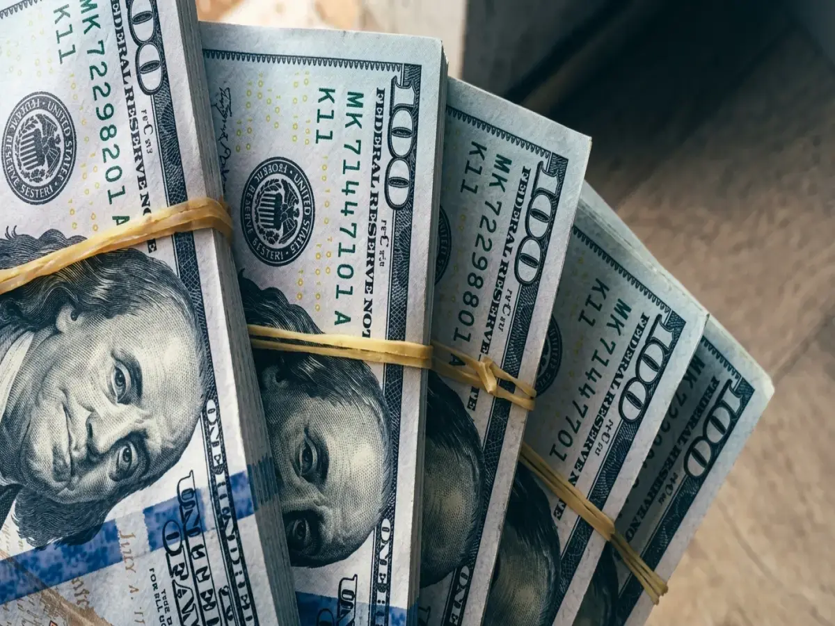 مفاجأة العطلة: استقرار سعر الدولار عند 51.75 جنيه للشراء اليوم - البنك المركزي يكشف الأرقام الجديدة!