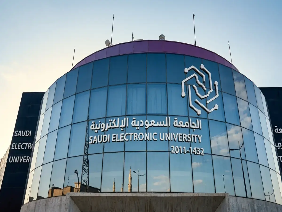 عاجل: الجامعة السعودية الإلكترونية تكشف عن الطفرة الرقميّة القادمة… تطوير تجربة الذكاء الاصطناعي مستقبلًا لأول مرة!